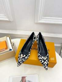 Picture of Louis Vuitton Shoes _SKULVsz35-404CMXC010812452